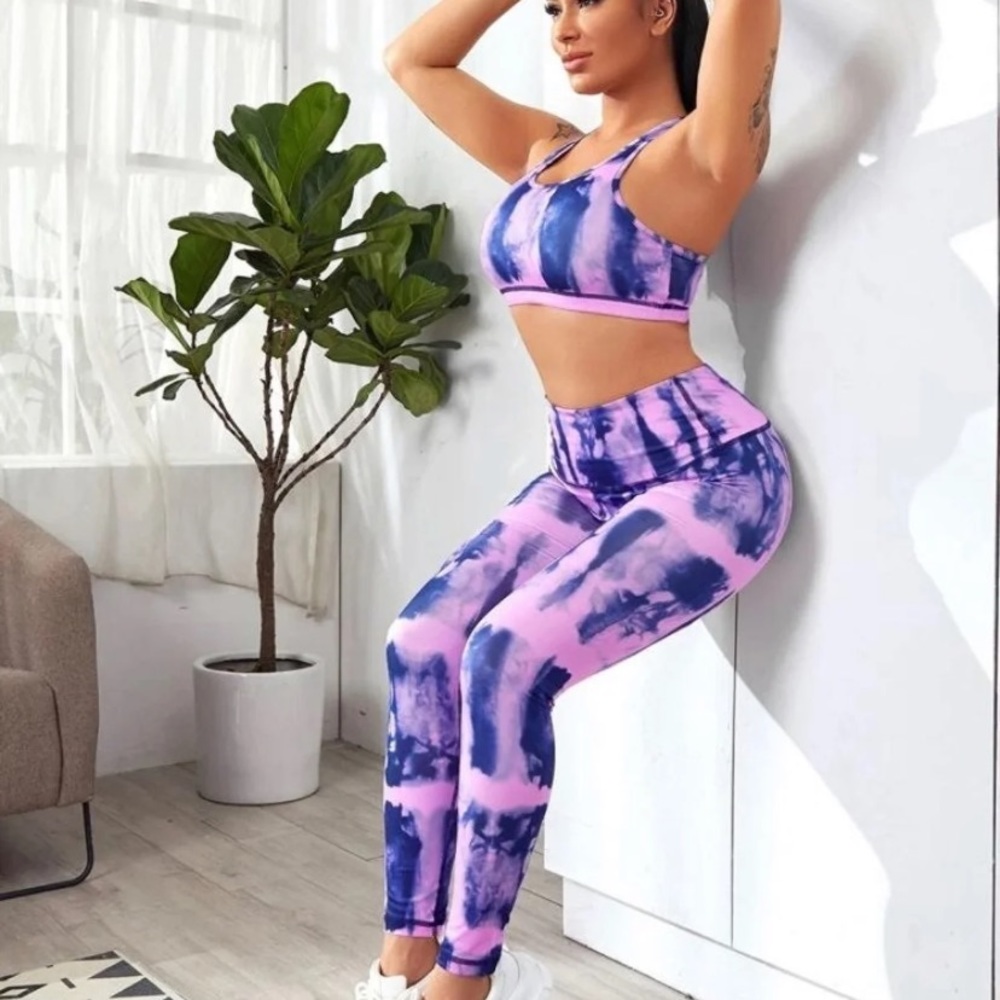 Super cute tie dye leggings & matching racer bra.